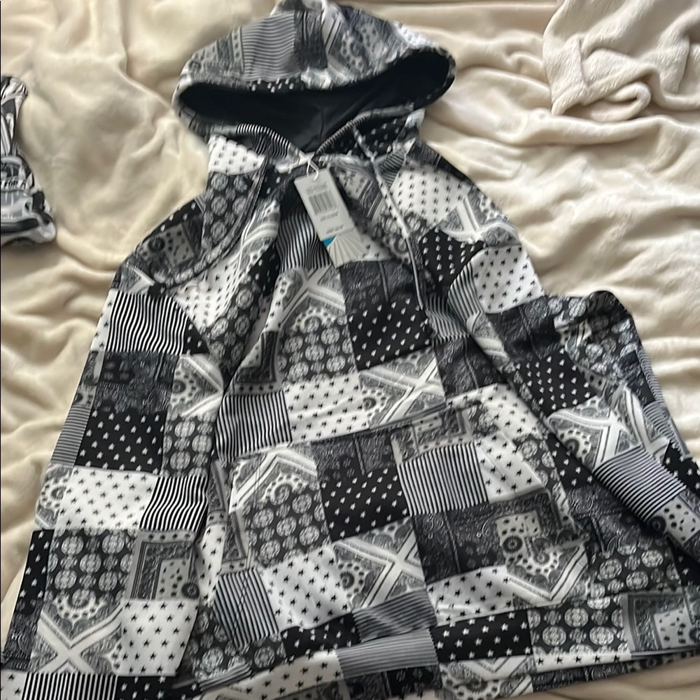 (SEND OFFERS) Mens Black and White Patterned Sweater